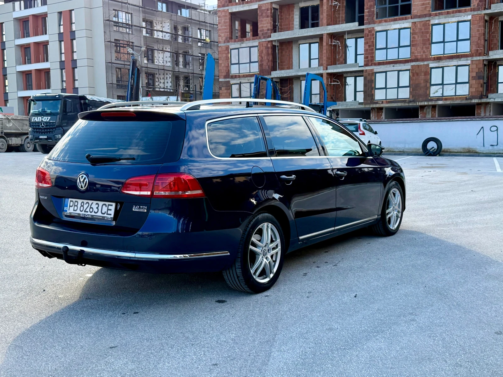 VW Passat 2.0 TDI Highline, снимка 4 - Автомобили и джипове - 53635967
