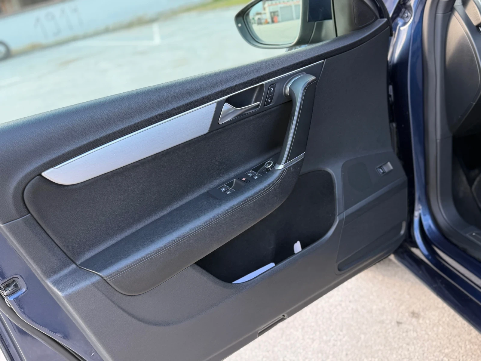 VW Passat 2.0 TDI Highline, снимка 13 - Автомобили и джипове - 53635967