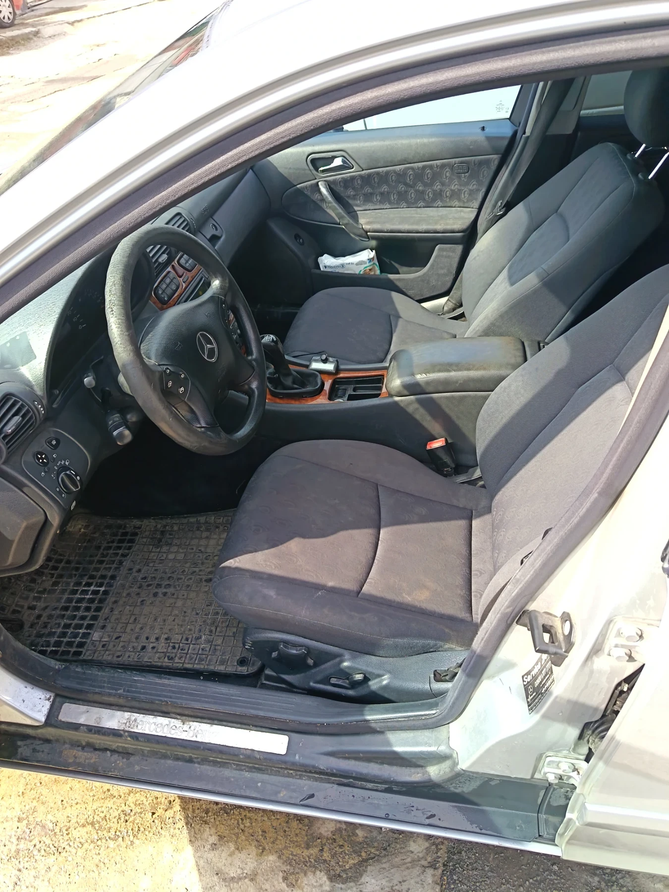 Mercedes-Benz C 220, снимка 6 - Автомобили и джипове - 53715645