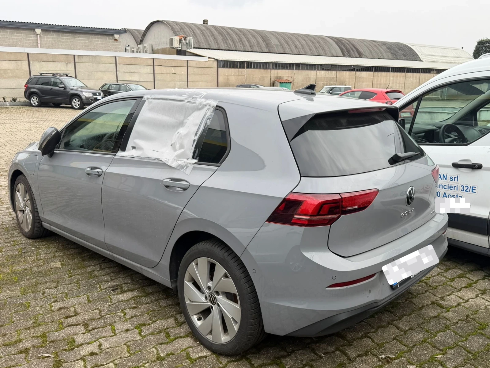 VW Golf, снимка 4 - Автомобили и джипове - 53864368