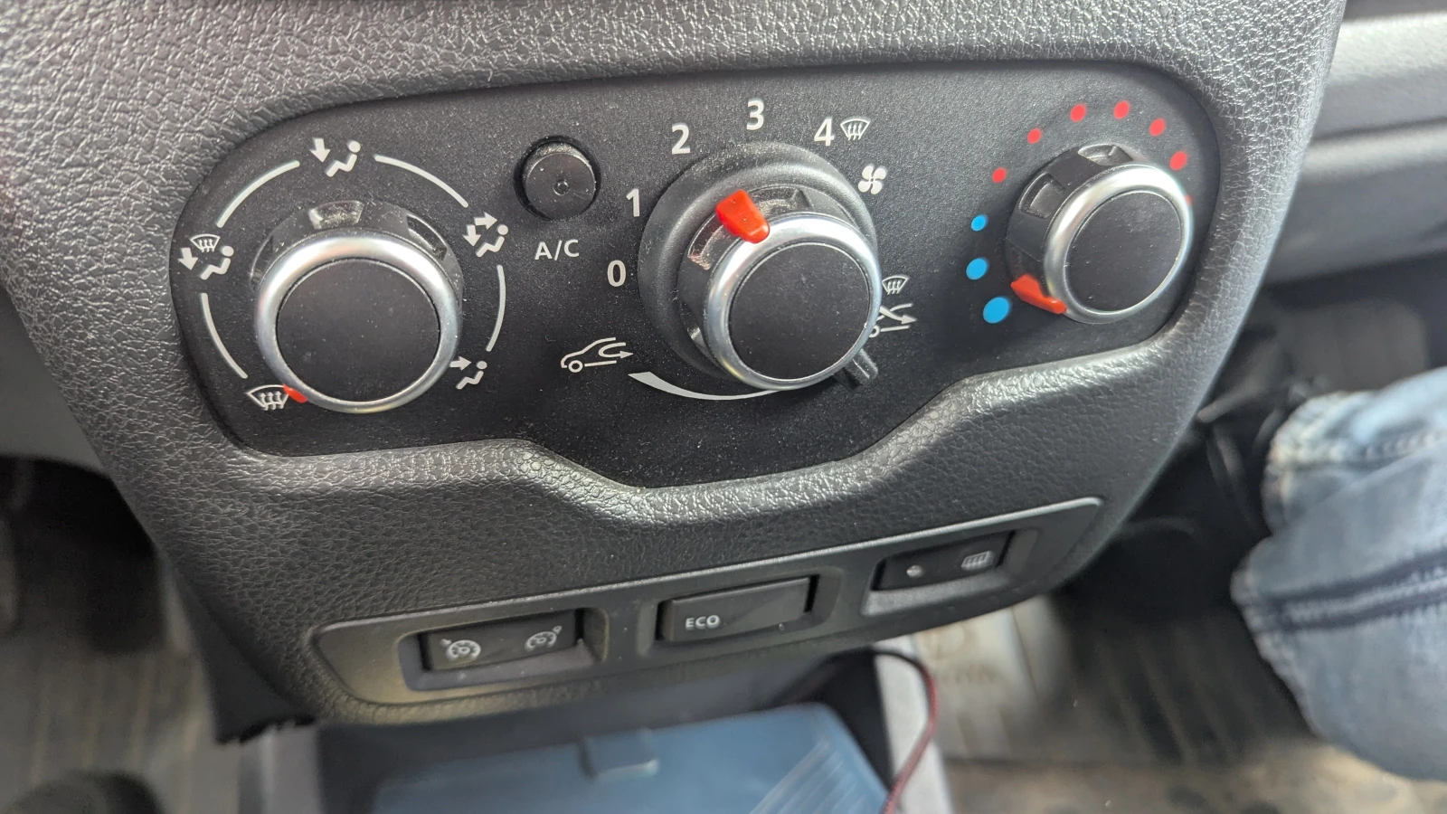 Dacia Lodgy Stepway, снимка 17 - Автомобили и джипове - 53929616