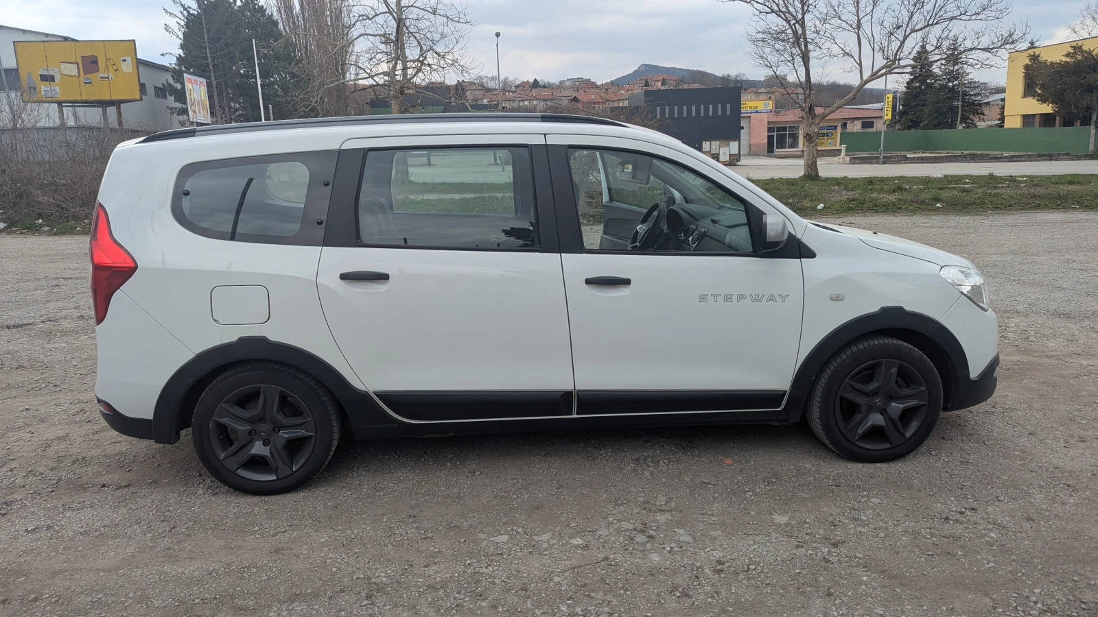 Dacia Lodgy Stepway, снимка 2 - Автомобили и джипове - 53929616