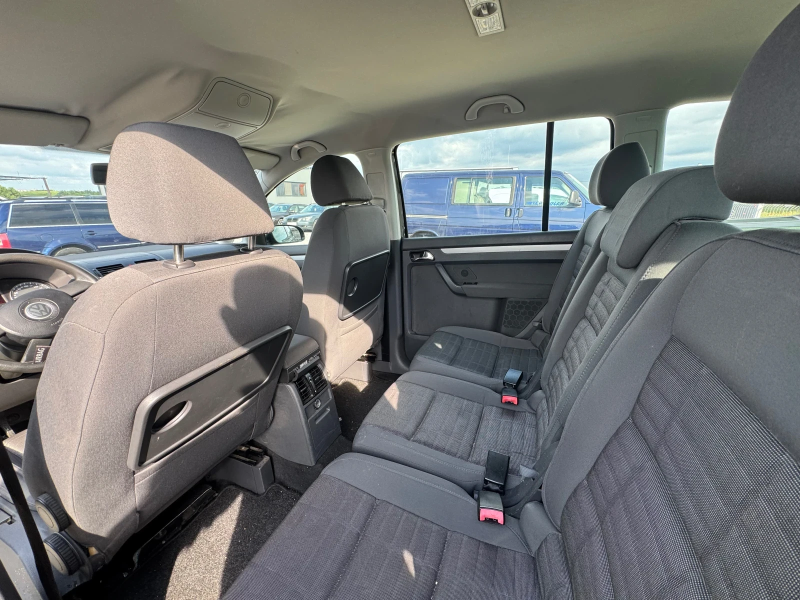 VW Touran 1.9TDI KLIMATIK, снимка 14 - Автомобили и джипове - 54657246