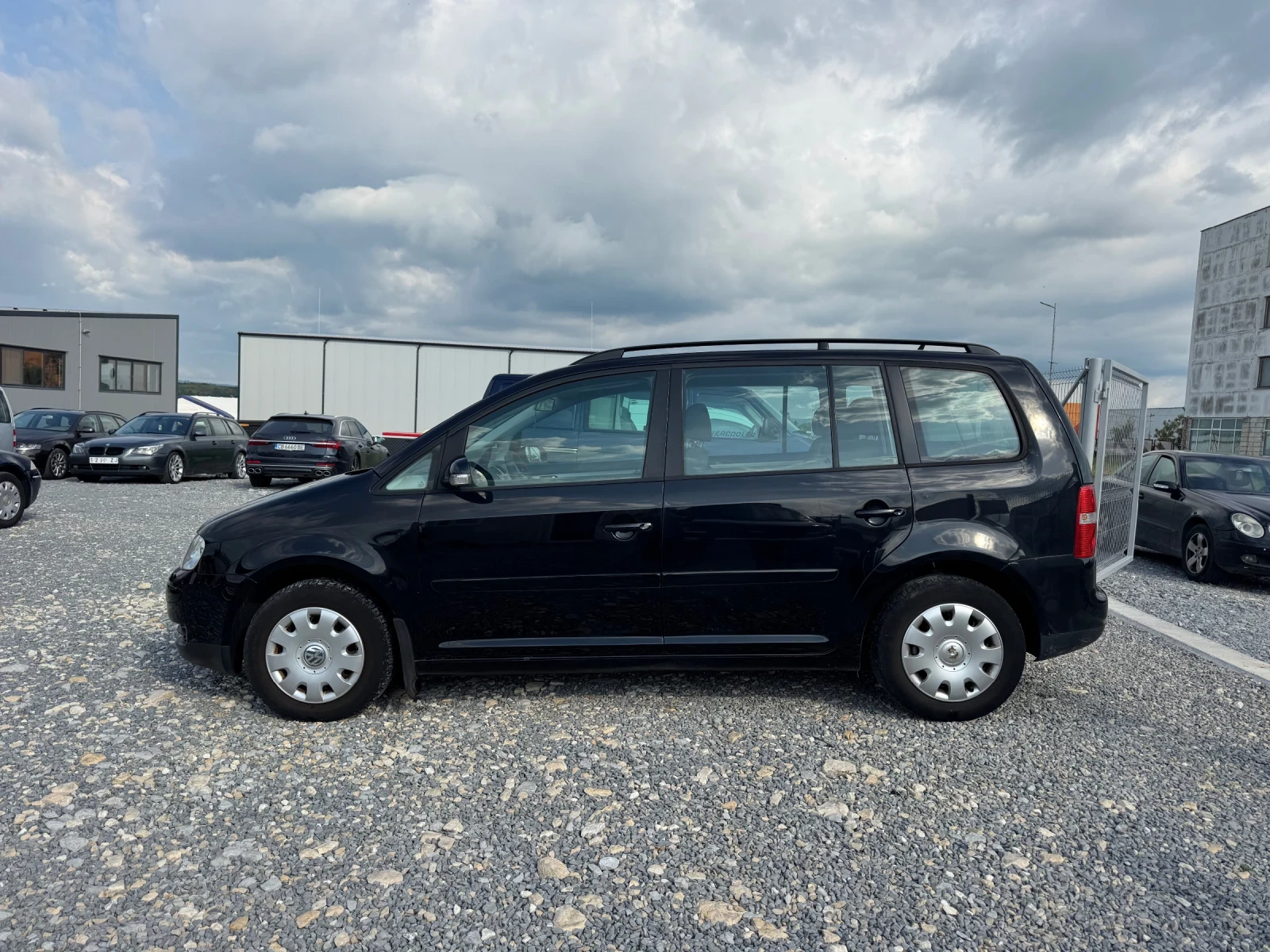 VW Touran 1.9TDI KLIMATIK, снимка 8 - Автомобили и джипове - 54657246