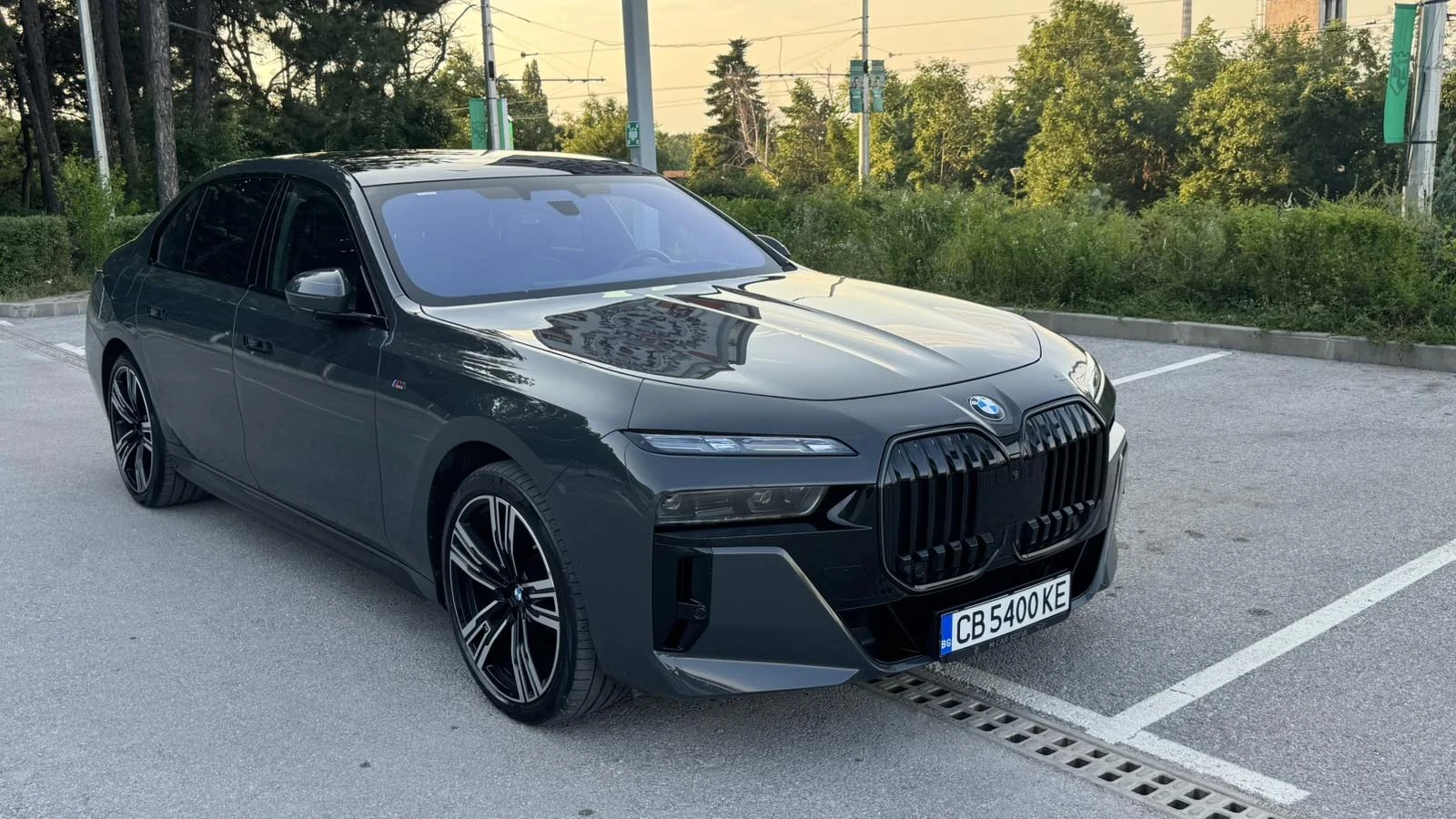 BMW 740 xDrive* MSportPRO* IconicGlow* B&W* Carbon* HuD, снимка 4 - Автомобили и джипове - 55195281