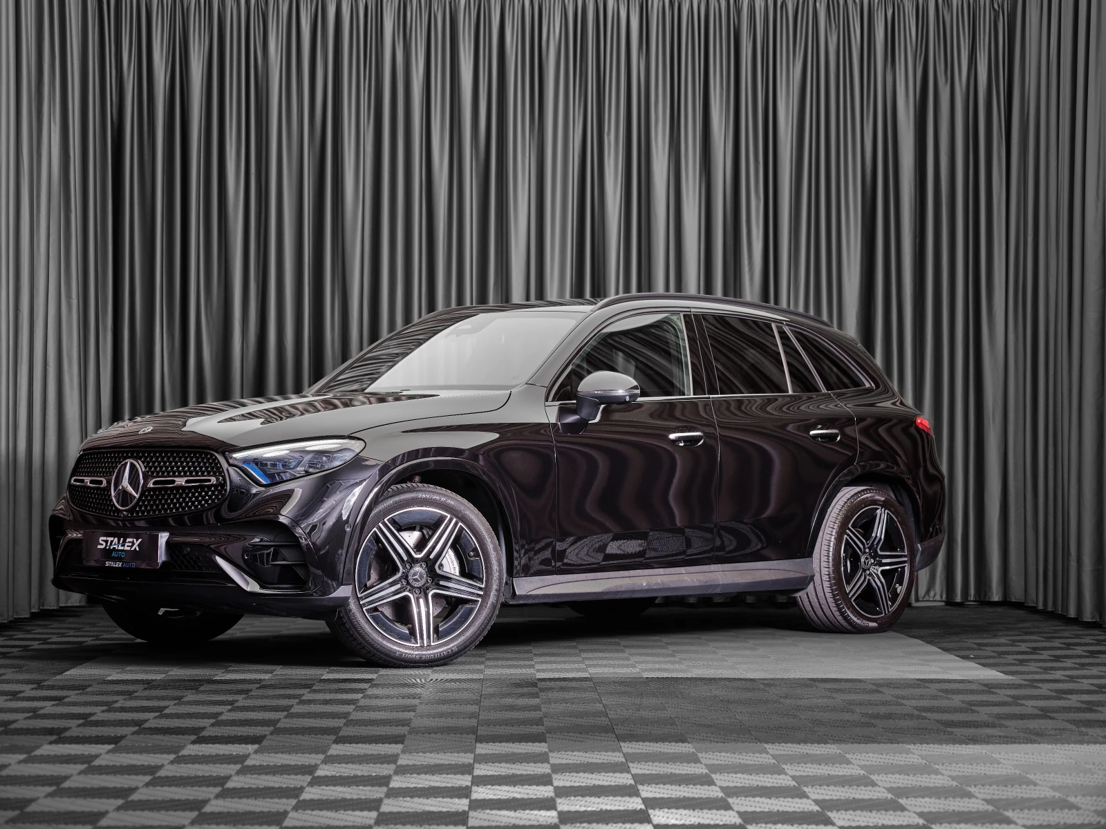 Mercedes-Benz GLC 200 4 MATIC / AMG LINE 