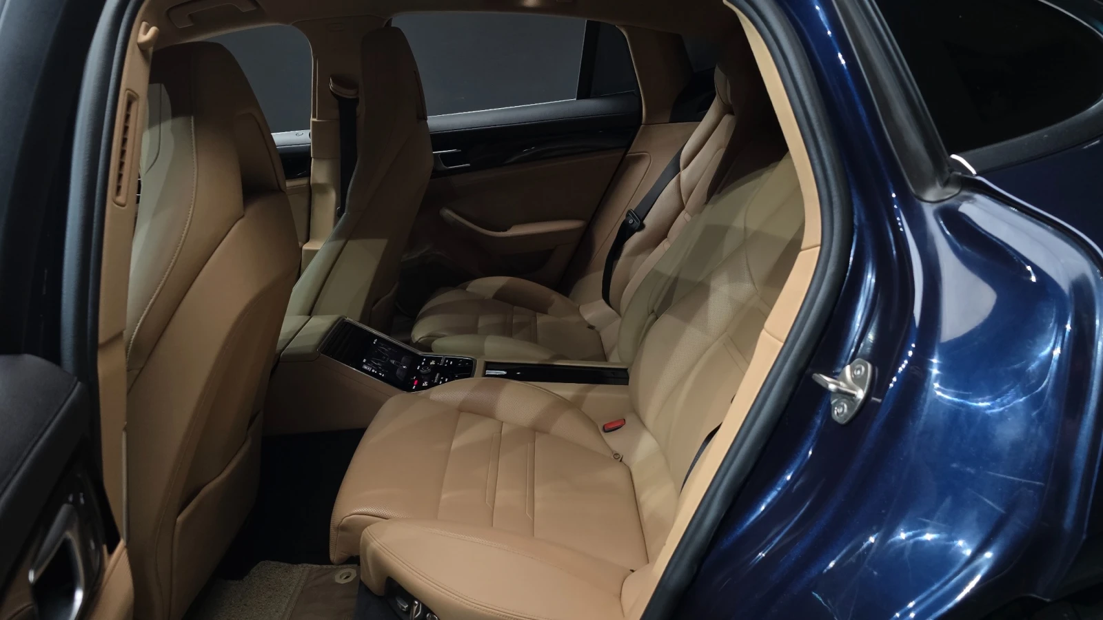 Porsche Panamera 2.9 4S | 4x4 | Кожа | 360  камера | Вентилация, снимка 12 - Автомобили и джипове - 56173899