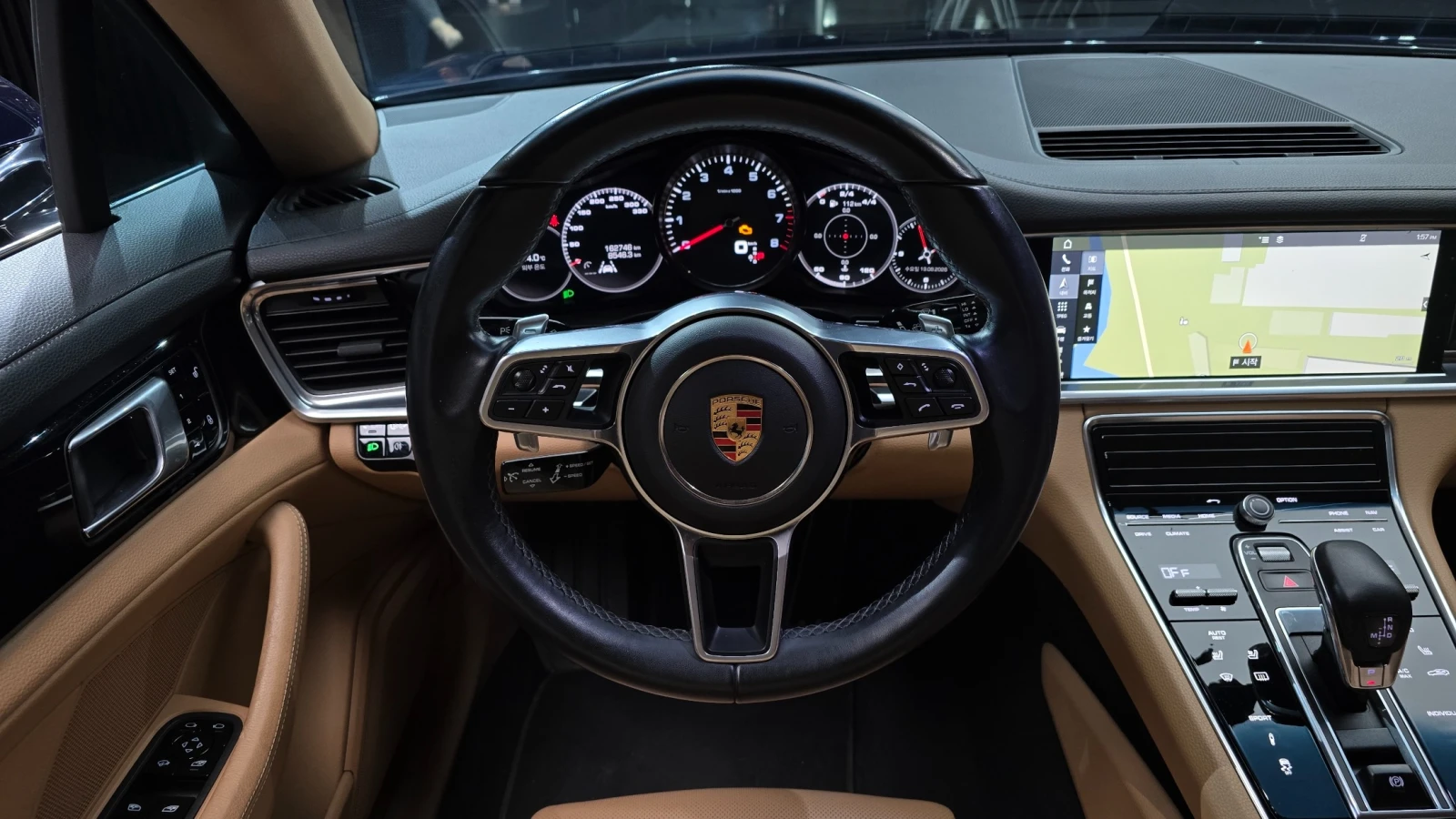 Porsche Panamera 2.9 4S | 4x4 | Кожа | 360  камера | Вентилация, снимка 13 - Автомобили и джипове - 56173899