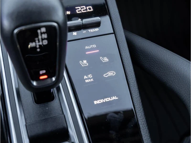 Porsche Cayenne  Platinum Edition E-Hybrid AWD CARFAX АВТО КРЕДИТ , снимка 12 - Автомобили и джипове - 53260493