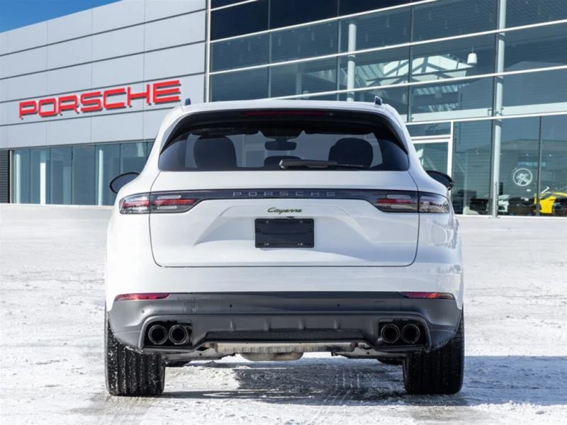 Porsche Cayenne  Platinum Edition E-Hybrid AWD CARFAX АВТО КРЕДИТ , снимка 4 - Автомобили и джипове - 53260493