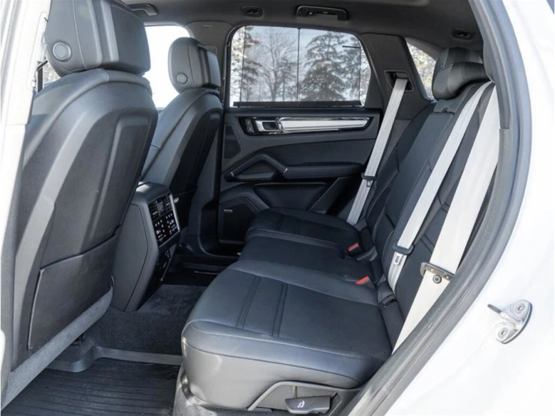 Porsche Cayenne  Platinum Edition E-Hybrid AWD CARFAX АВТО КРЕДИТ , снимка 14 - Автомобили и джипове - 53260493