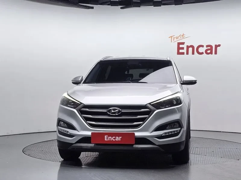 Hyundai Tucson 2.0 4WD MODERN, снимка 3 - Автомобили и джипове - 55558739