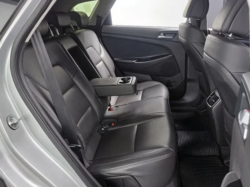 Hyundai Tucson 2.0 4WD MODERN, снимка 12 - Автомобили и джипове - 55558739