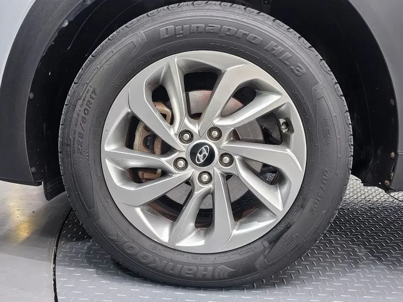 Hyundai Tucson 2.0 4WD MODERN, снимка 5 - Автомобили и джипове - 55558739