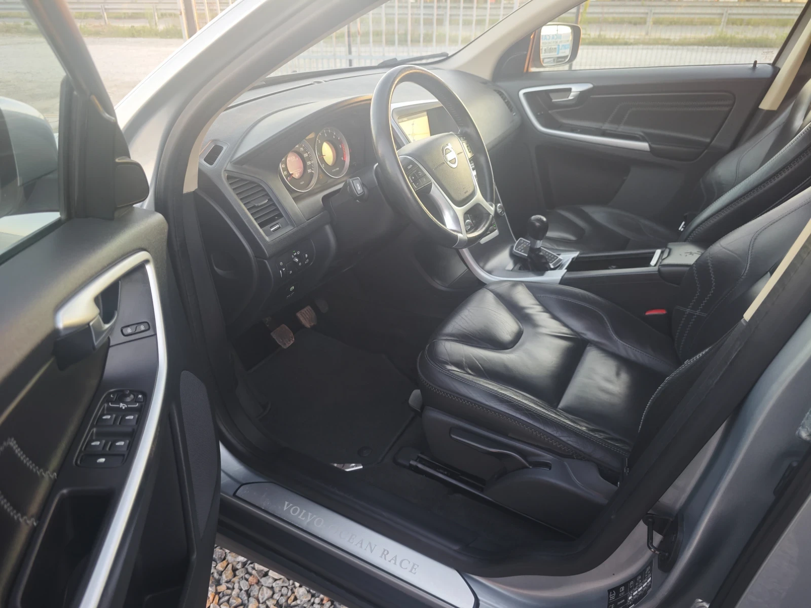 Volvo XC60 2.4D D5 - изображение 7
