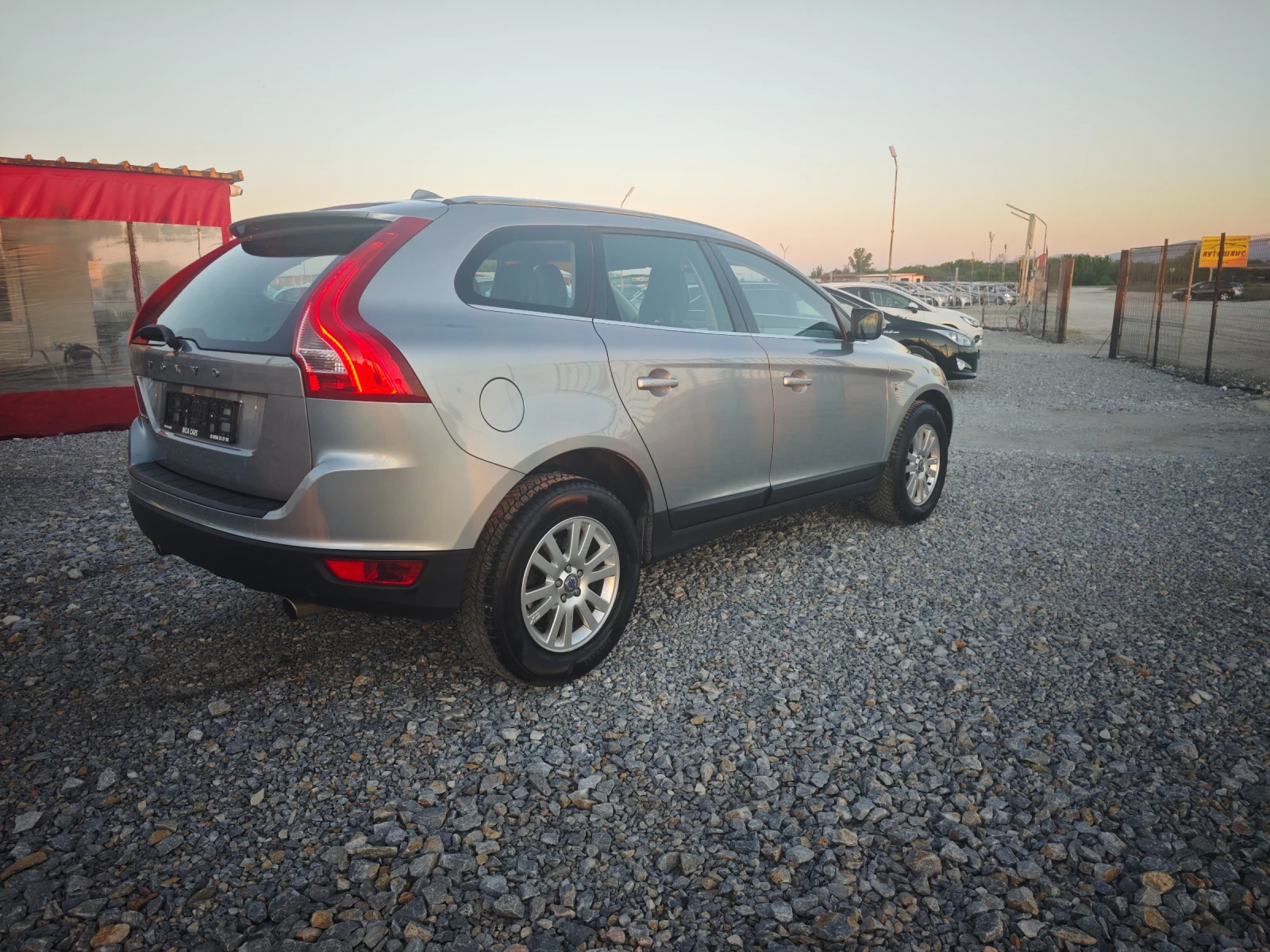 Volvo XC60 2.4D D5 - изображение 4