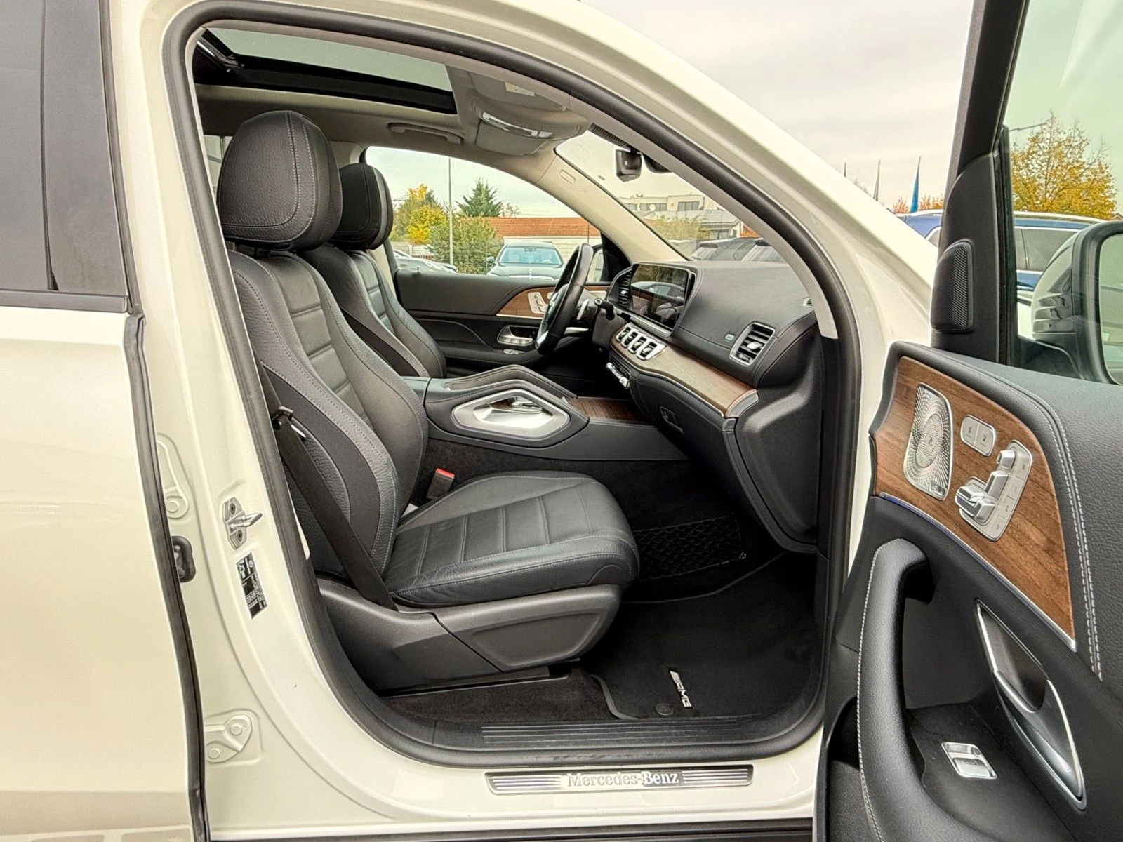 Mercedes-Benz GLS 400 AMG/330HP/EXCLUISVE/TV/360/PANO/AMBI/HUD/LED/511v - изображение 10