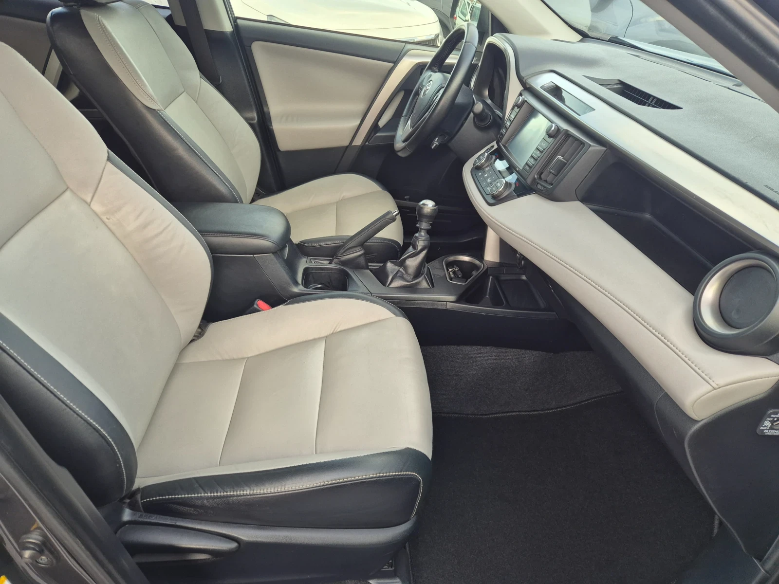 Toyota Rav4 2.0 D4D - изображение 6