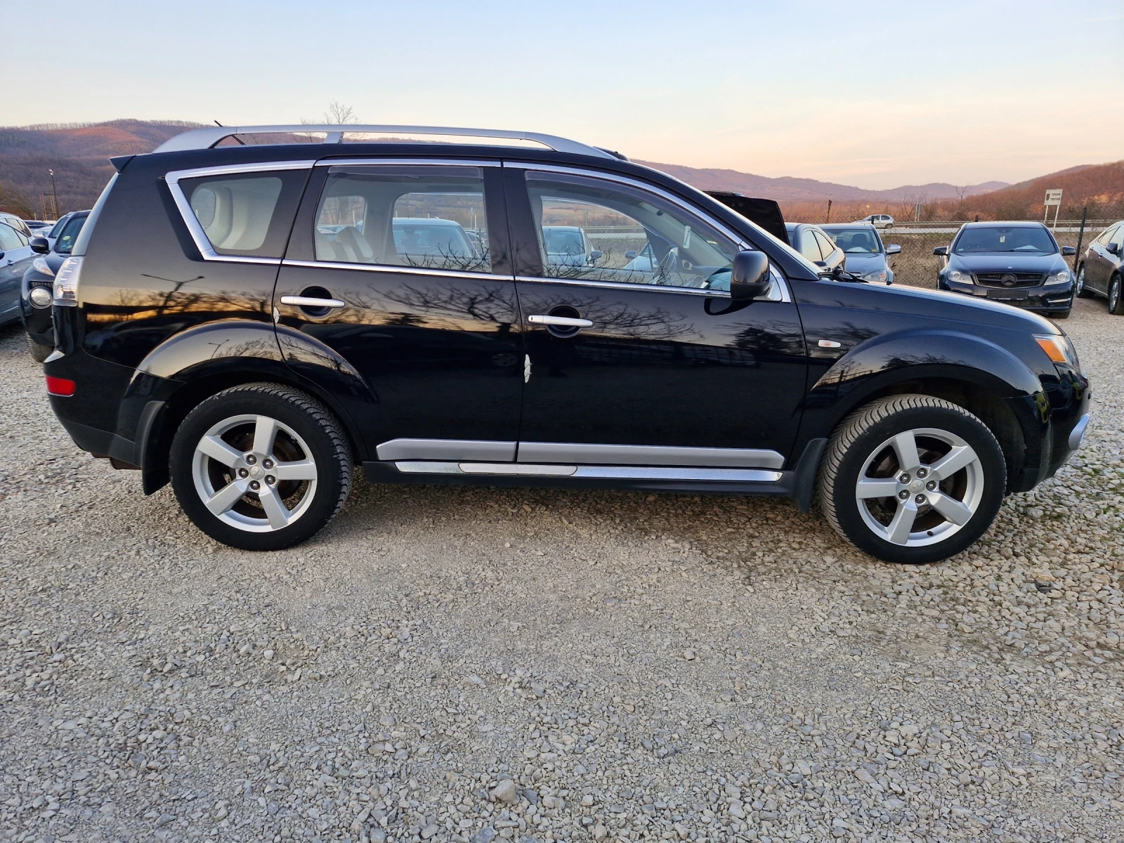 Mitsubishi Outlander 170* AC* NAVI* PDC* КОЖА* XENON* TUV* AUT-4* 4, снимка 6 - Автомобили и джипове - 53604194