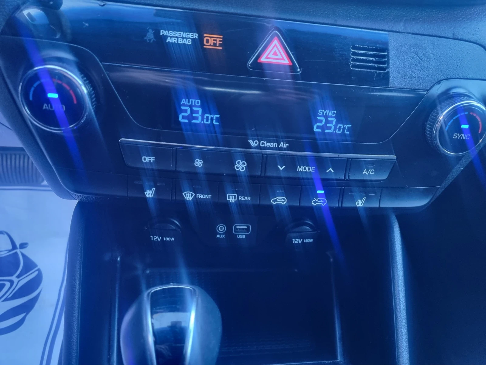 Hyundai Tucson 2.0* AWD* , снимка 11 - Автомобили и джипове - 53622937