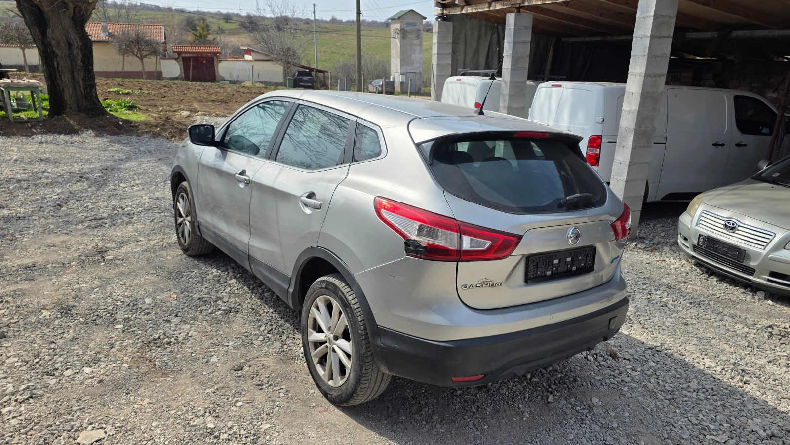 Nissan Qashqai 1.5dci, снимка 10 - Автомобили и джипове - 53879788
