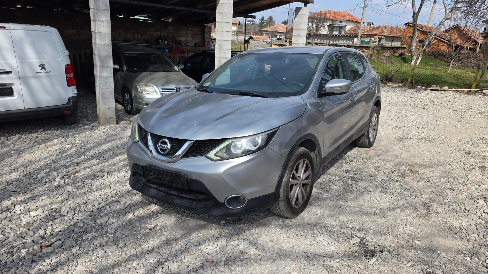 Nissan Qashqai 1.5dci, снимка 4 - Автомобили и джипове - 53879788