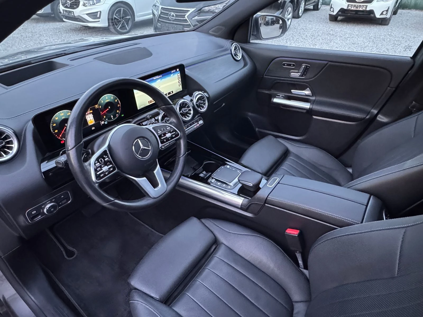 Mercedes-Benz GLA 250AMG Panorama Distr Keyless Head-up Cam360, снимка 5 - Автомобили и джипове - 54062629