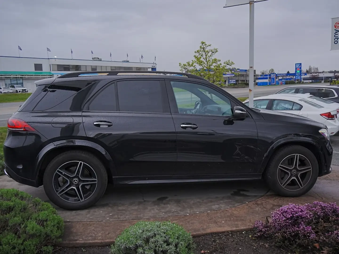 Mercedes-Benz GLE 350 AMG* Burmester* Night Pkg* Head up* 360, снимка 4 - Автомобили и джипове - 54412542