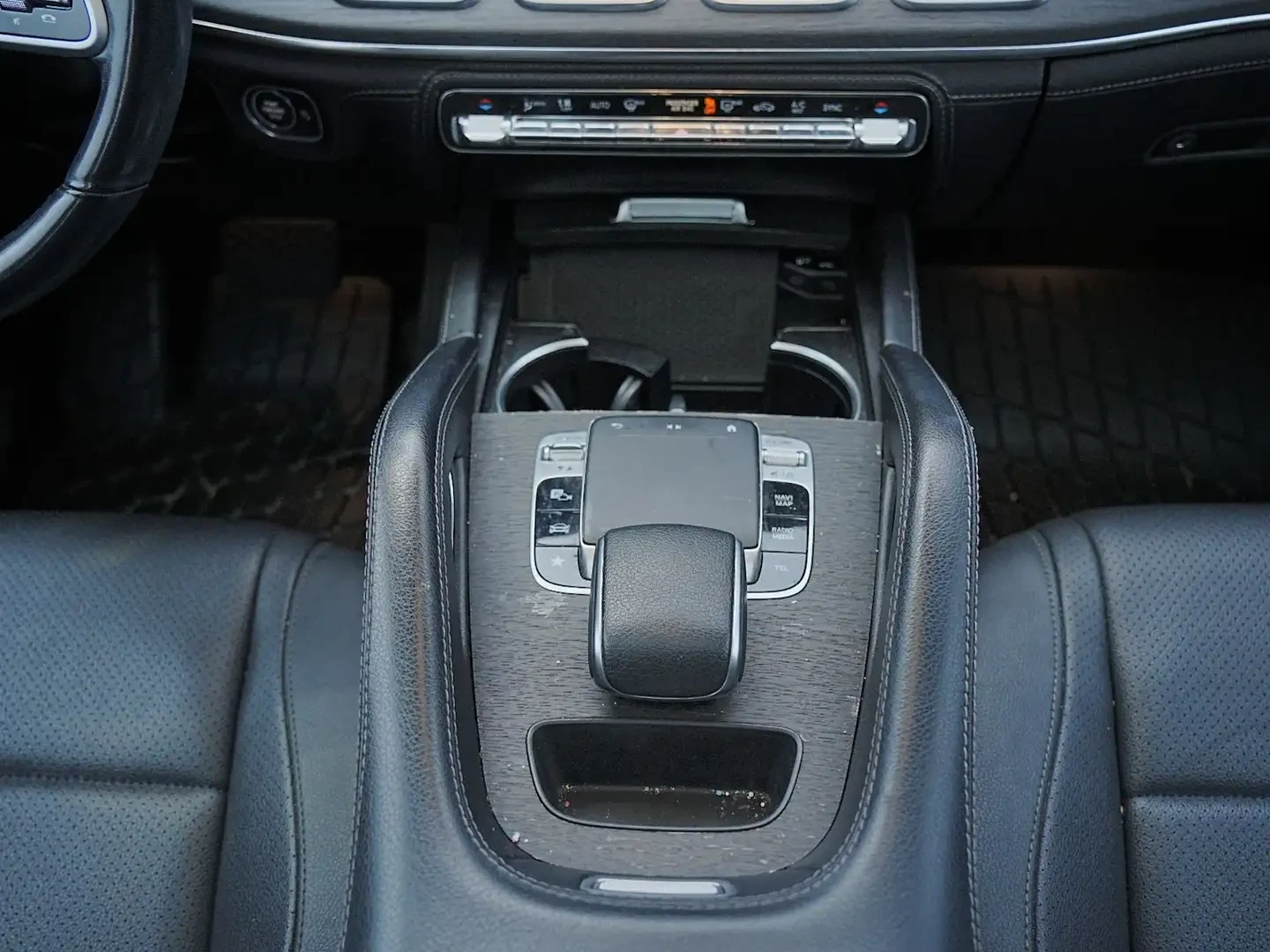 Mercedes-Benz GLE 350 AMG* Burmester* Night Pkg* Head up* 360, снимка 15 - Автомобили и джипове - 54412542