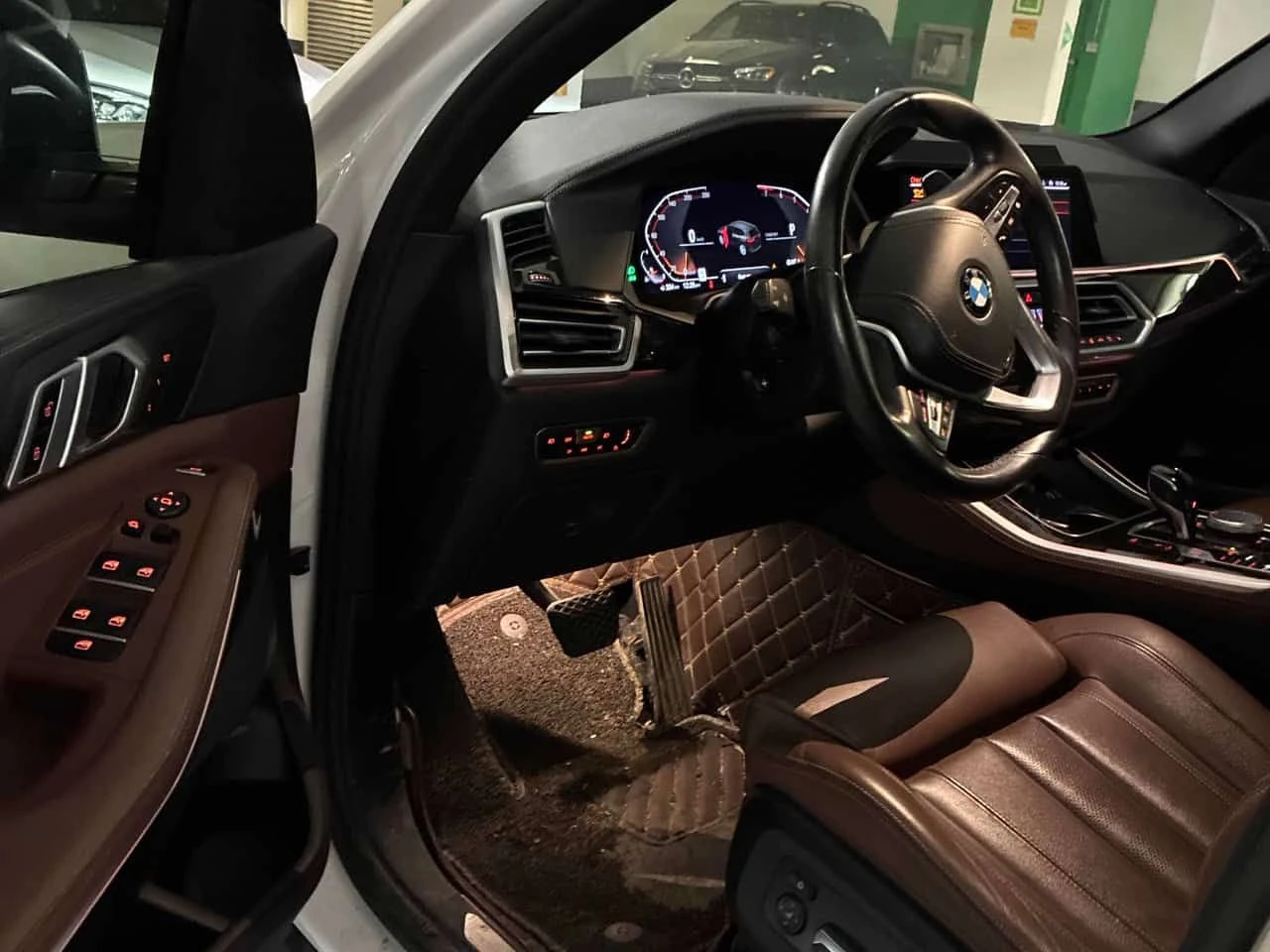 BMW X5 * xDrive40i * CARFAX * БЕЗ ПЪРВОНАЧАЛНА ВНОСКА, снимка 5 - Автомобили и джипове - 54703311