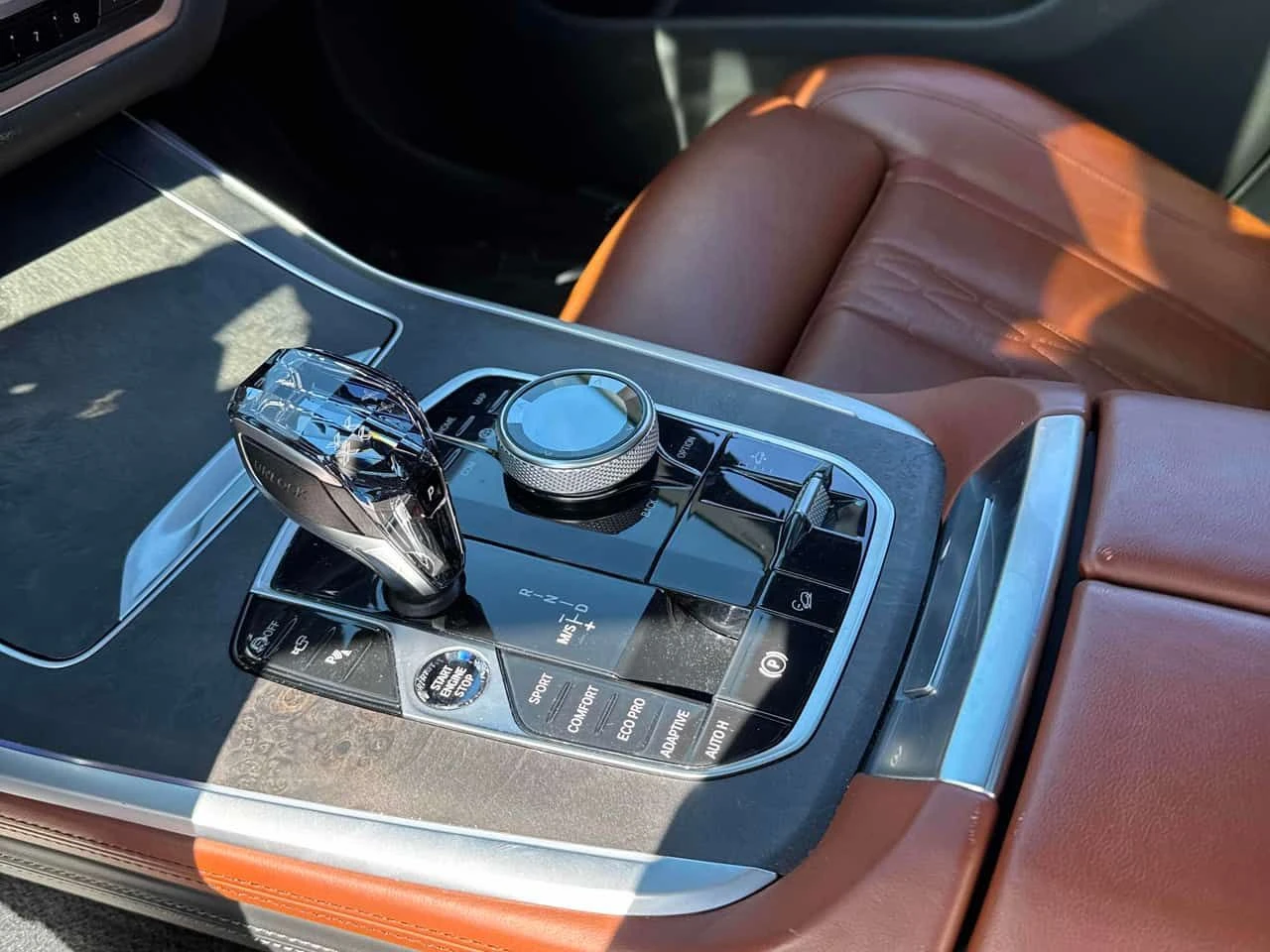 BMW X7 | DISTRONIC | МАСАЖИ | HUD | SWAROVSKI | H K | , снимка 15 - Автомобили и джипове - 54827109