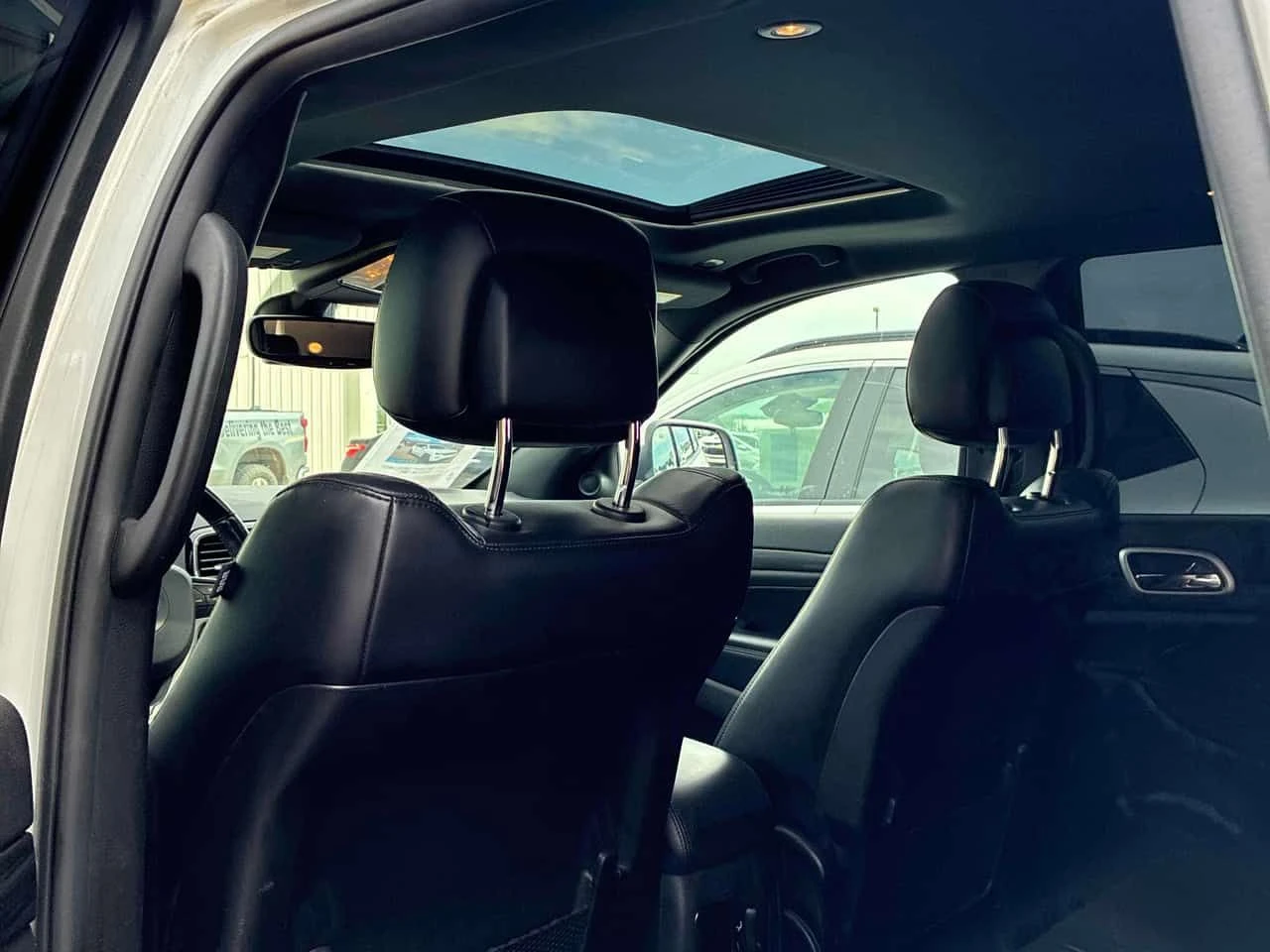Jeep Grand cherokee * Altitude * АВТОКРЕДИТ БЕЗ ПЪРВОНАЧАЛНА ВНОСКА* , снимка 11 - Автомобили и джипове - 55231191