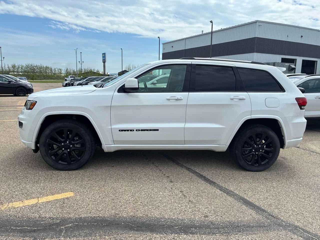 Jeep Grand cherokee * Altitude * АВТОКРЕДИТ БЕЗ ПЪРВОНАЧАЛНА ВНОСКА* , снимка 2 - Автомобили и джипове - 55231191