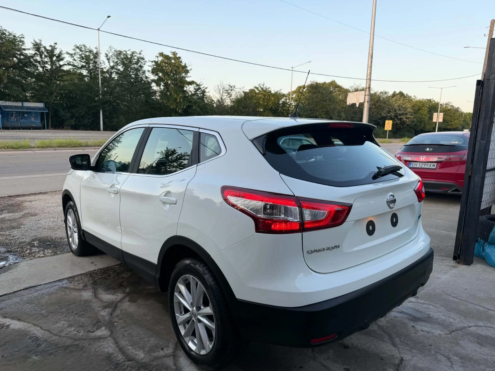 Nissan Qashqai 1.5 Dci Италия като НОВА, снимка 7 - Автомобили и джипове - 55436025