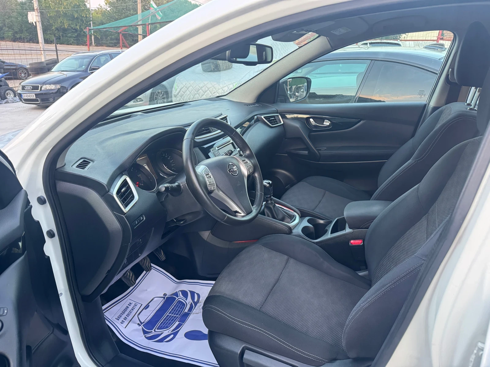 Nissan Qashqai 1.5 Dci Италия като НОВА, снимка 11 - Автомобили и джипове - 55436025