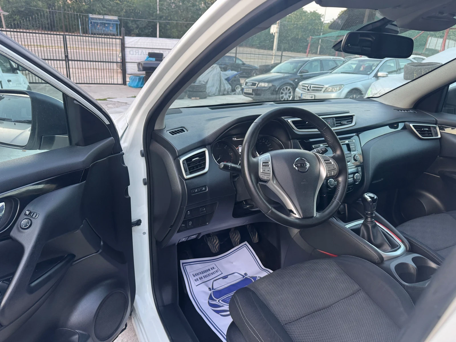 Nissan Qashqai 1.5 Dci Италия като НОВА, снимка 12 - Автомобили и джипове - 55436025
