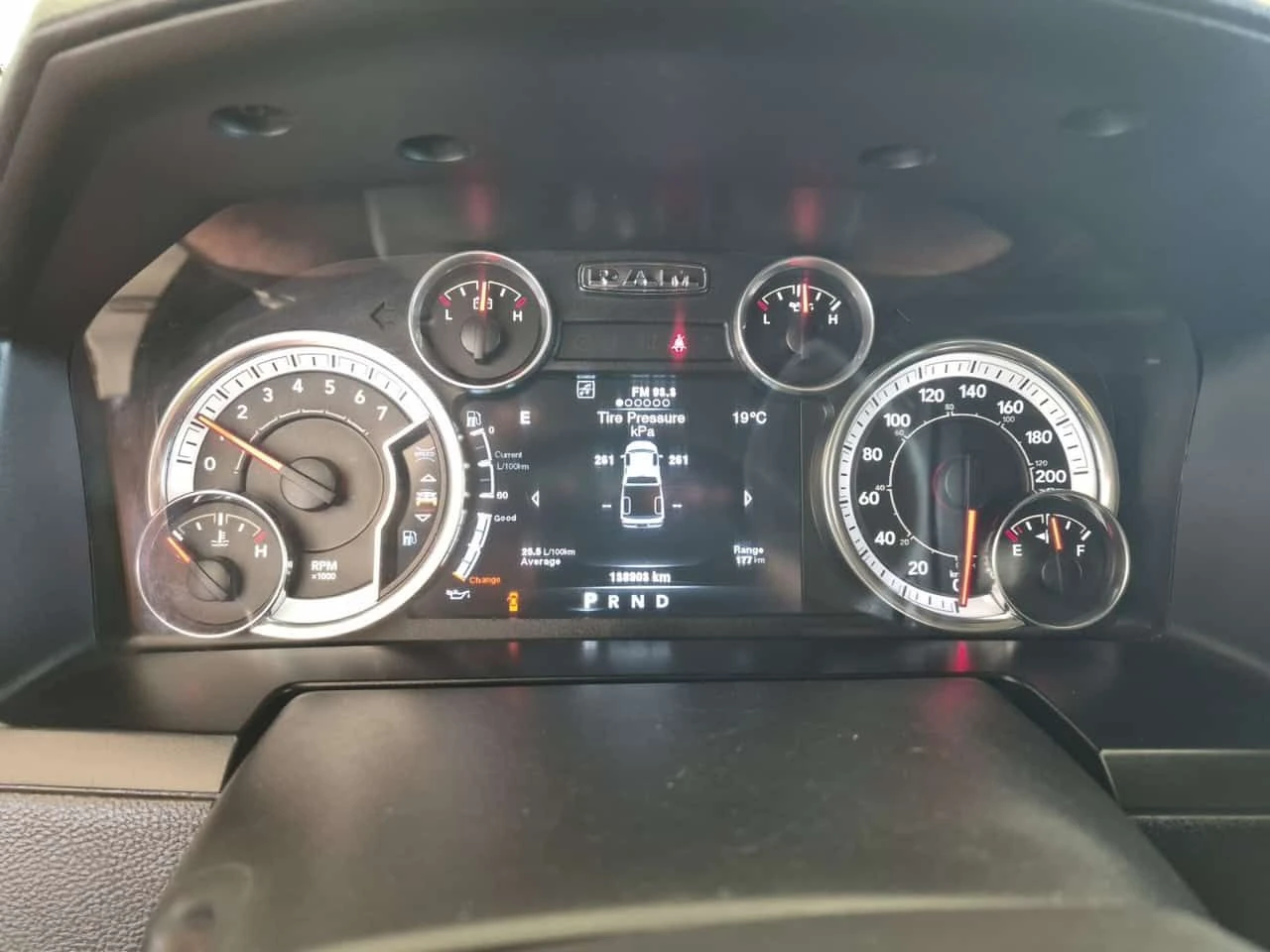 Dodge RAM 1500 * SPORT CREW CAB SHORT BED* АВТОКРЕДИТ * , снимка 9 - Автомобили и джипове - 55606822