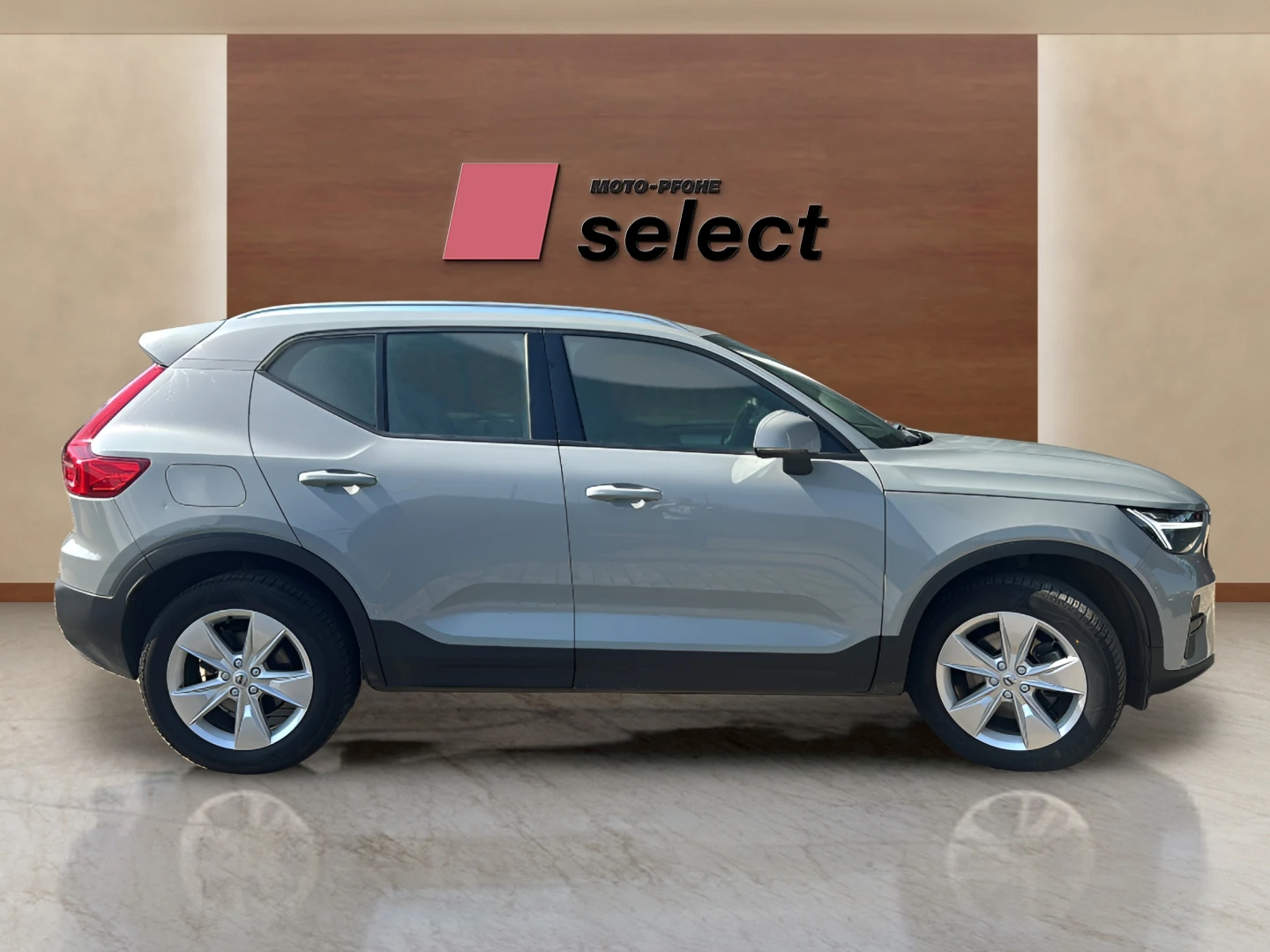 Volvo XC40 2.0L B3, снимка 5 - Автомобили и джипове - 55994834