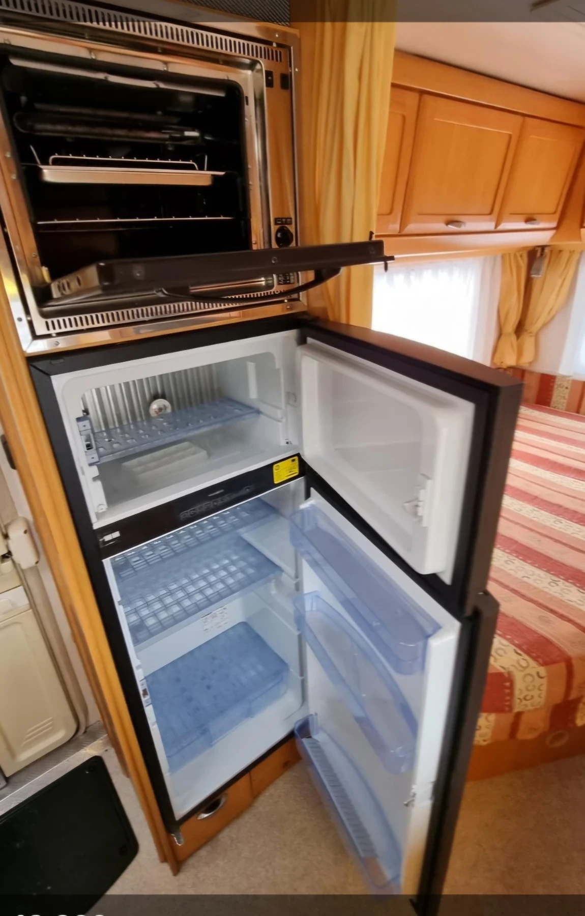 Кемпер HYMER / ERIBA Tramp, снимка 2 - Каравани и кемпери - 54892153