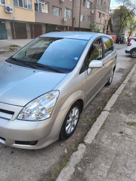 Toyota Corolla verso 2.2 D4D 136, снимка 3