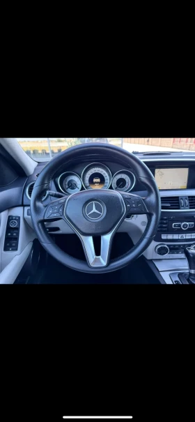 Mercedes-Benz C 220, снимка 16