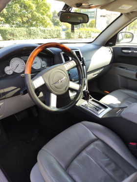 Chrysler 300c 5.7 HEMI, AWD, снимка 8