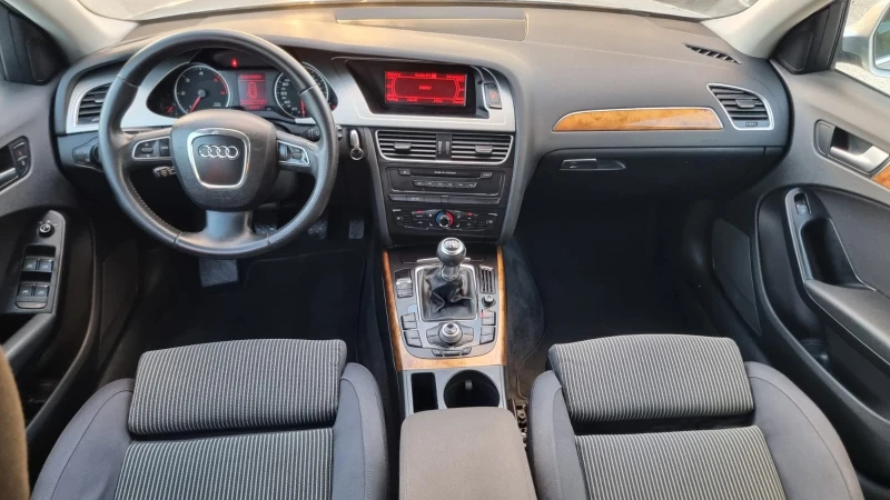 Audi A4 Avant B8 2.0TDI, снимка 5 - Автомобили и джипове - 47388941