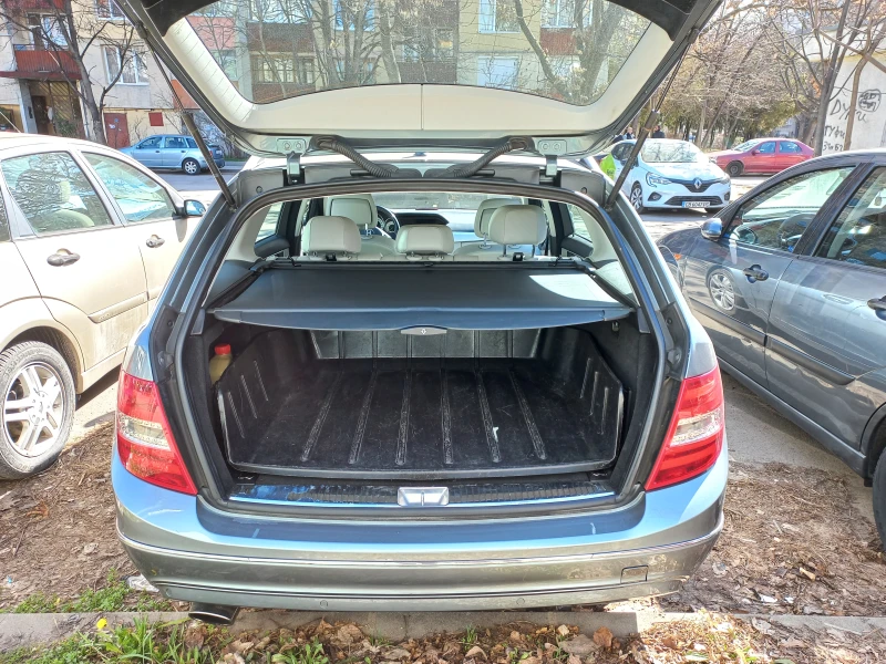 Mercedes-Benz C 200 Facelift , снимка 8 - Автомобили и джипове - 49420714