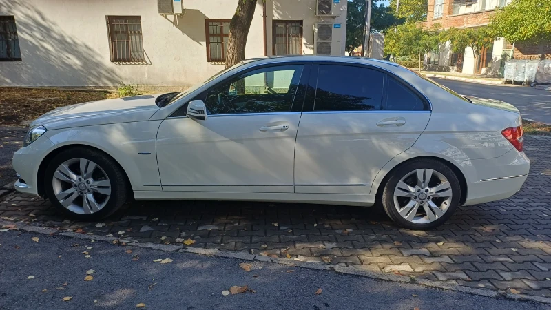 Mercedes-Benz C 200 1.8i  184 к.с Car-Play Android Auto, снимка 2 - Автомобили и джипове - 51949947