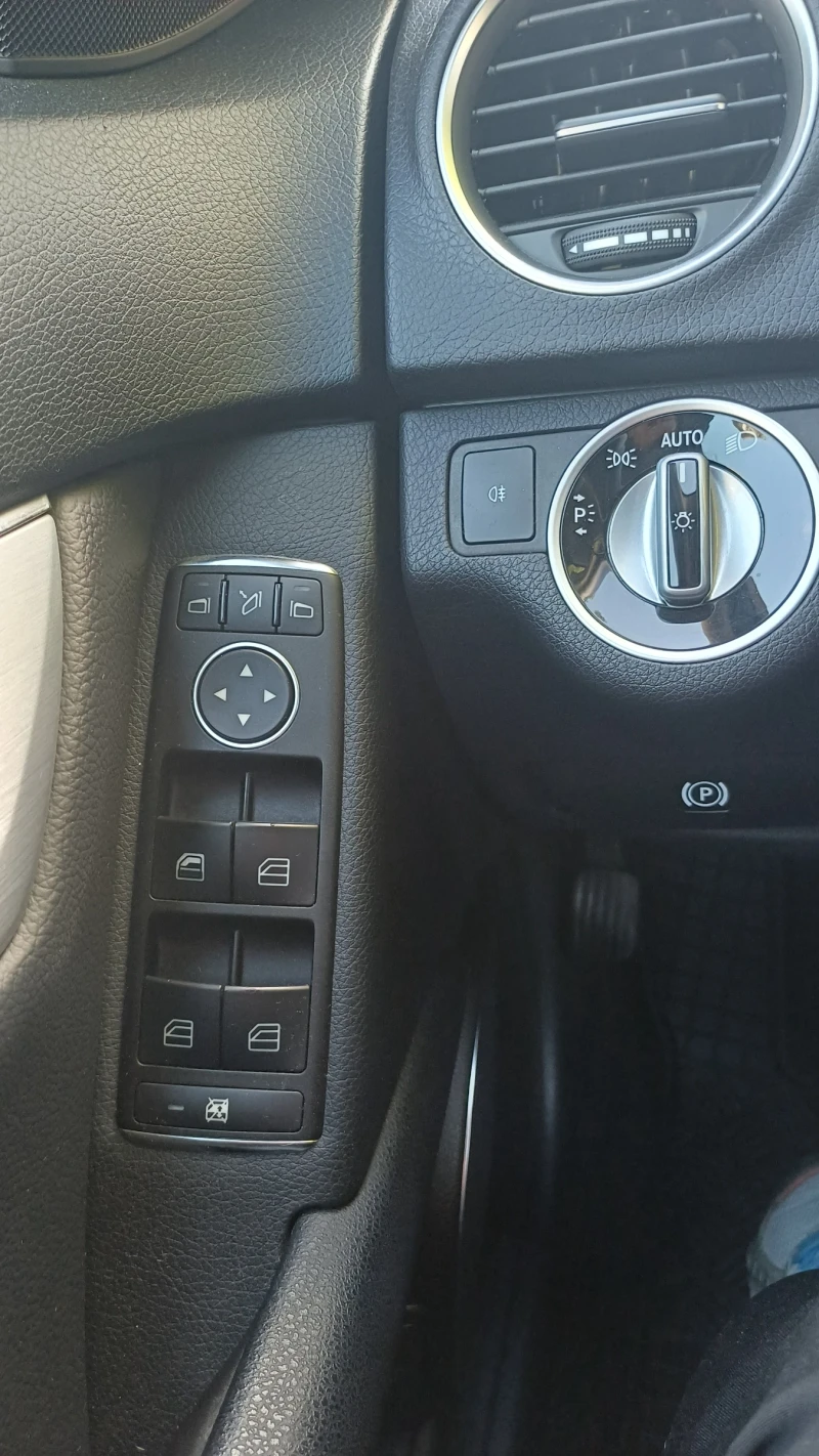 Mercedes-Benz C 200 1.8i  184 к.с Car-Play Android Auto, снимка 11 - Автомобили и джипове - 51949947