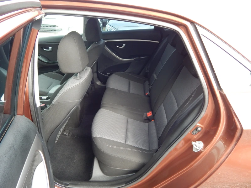 Hyundai I30 1.6CRDI* ОТЛИЧНА* , снимка 15 - Автомобили и джипове - 51950260