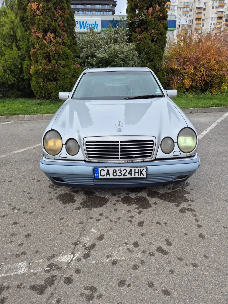 Mercedes-Benz E 300 Avantgarde , снимка 2 - Автомобили и джипове - 52229927