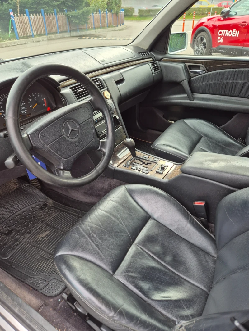 Mercedes-Benz E 300 Avantgarde , снимка 7 - Автомобили и джипове - 52229927