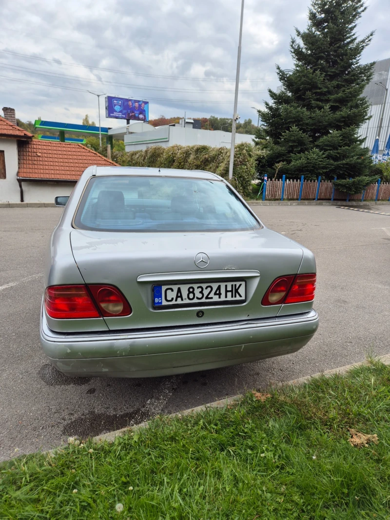 Mercedes-Benz E 300 Avantgarde , снимка 4 - Автомобили и джипове - 52229927
